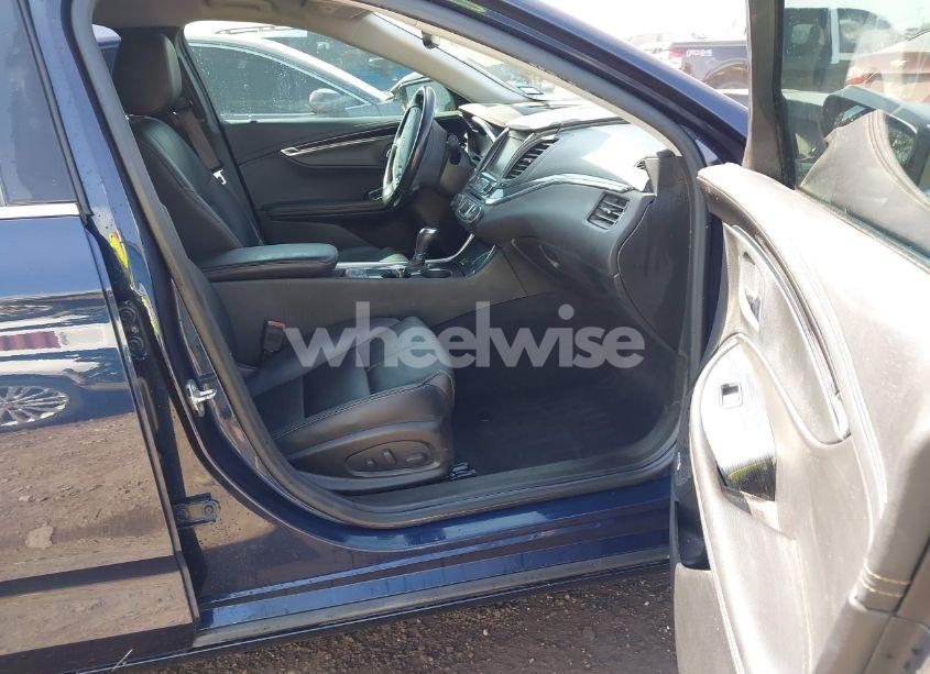 Photo 5 of 2017 Chevrolet Impala 1LT (VIN 2G1105S30H9127060)