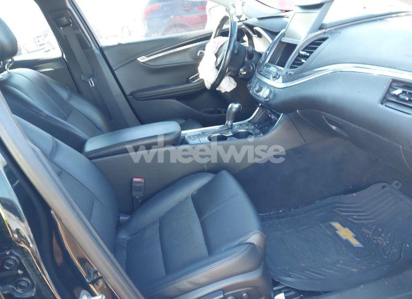 Photo 5 of 2017 Chevrolet Impala 1LT (VIN 2G1105S30H9164769)