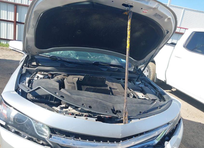 Photo 10 of 2017 Chevrolet Impala 1LT (VIN 2G1105S30H9192443)