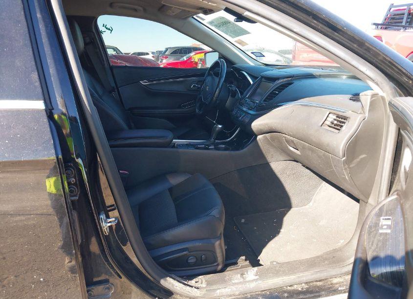 Photo 5 of 2018 Chevrolet Impala 1LT (VIN 2G1105S30J9129395)