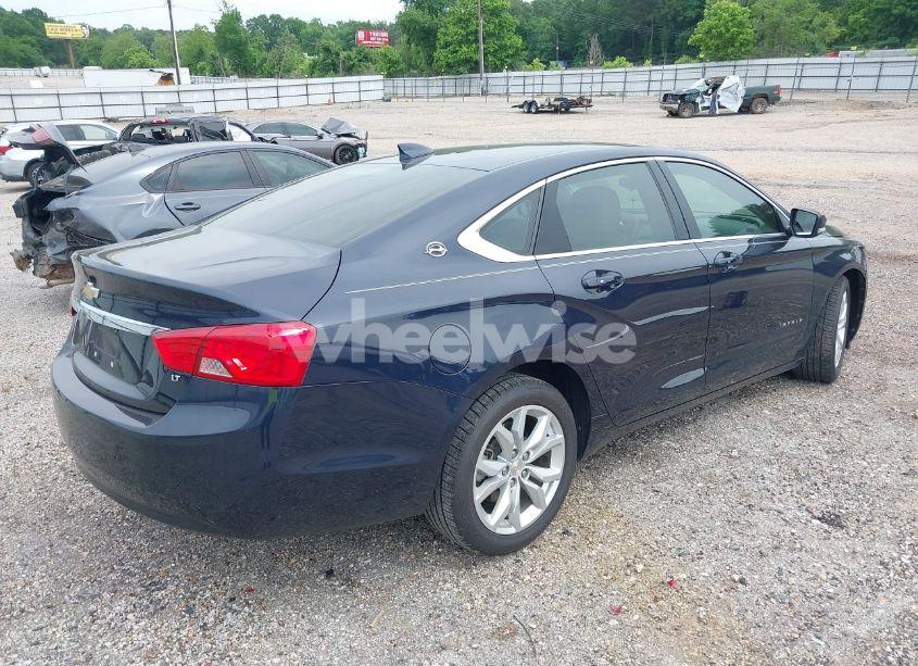Photo 4 of 2018 Chevrolet Impala 1LT (VIN 2G1105S30J9132698)