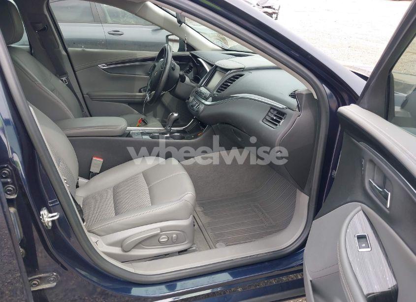 Photo 5 of 2018 Chevrolet Impala 1LT (VIN 2G1105S30J9132698)