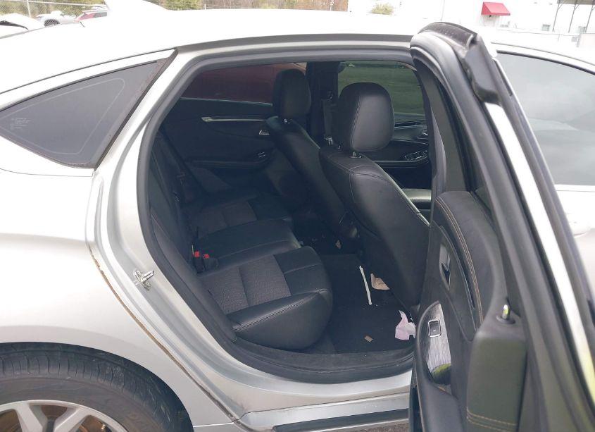 Photo 8 of 2018 Chevrolet Impala 1LT (VIN 2G1105S30J9166382)