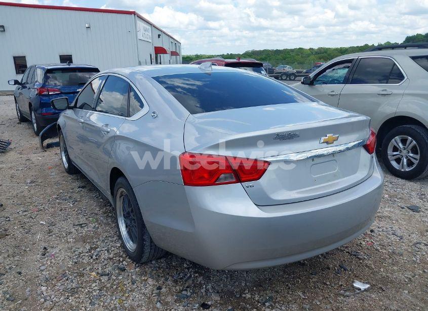 Photo 3 of 2017 Chevrolet Impala 1LT (VIN 2G1105S31H9108811)