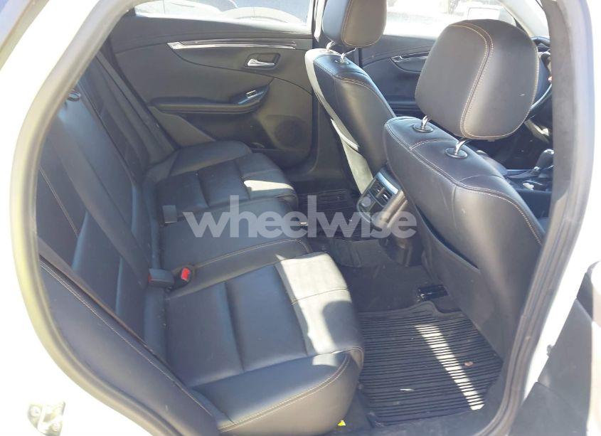 Photo 8 of 2017 Chevrolet Impala 1LT (VIN 2G1105S31H9192189)