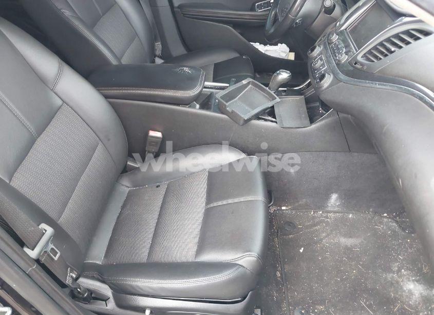 Photo 5 of 2018 Chevrolet Impala 1LT (VIN 2G1105S31J9159988)