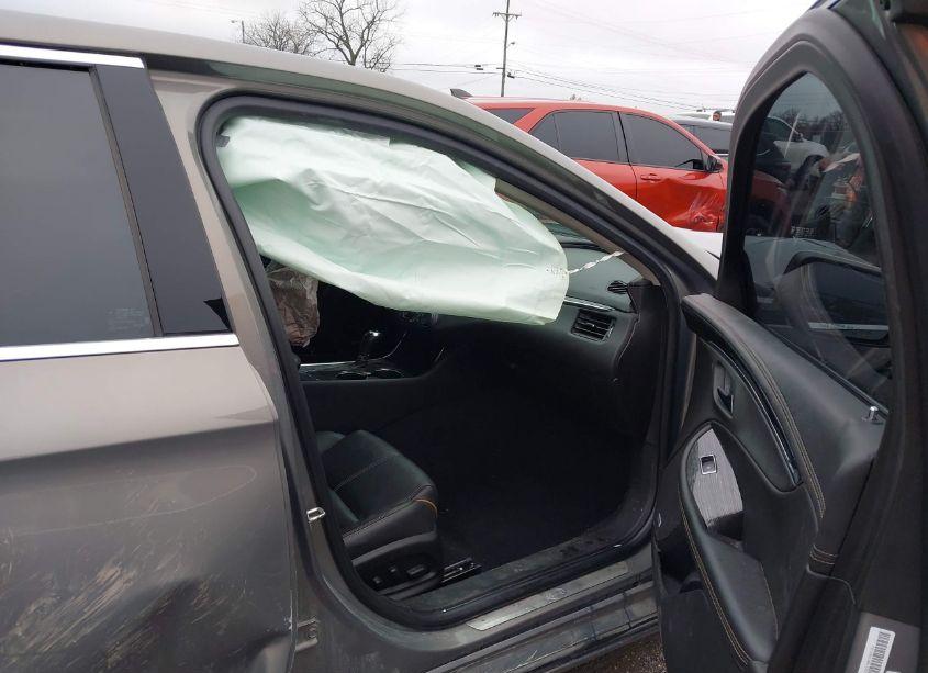 Photo 5 of 2019 Chevrolet Impala PREMIER (VIN 2G1105S31K9147602)