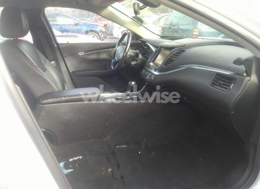 Photo 5 of 2017 Chevrolet Impala 1LT (VIN 2G1105S32H9173294)