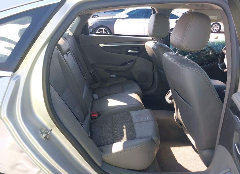 Photo 8 of 2018 Chevrolet Impala 1LT (VIN 2G1105S32J9106474)