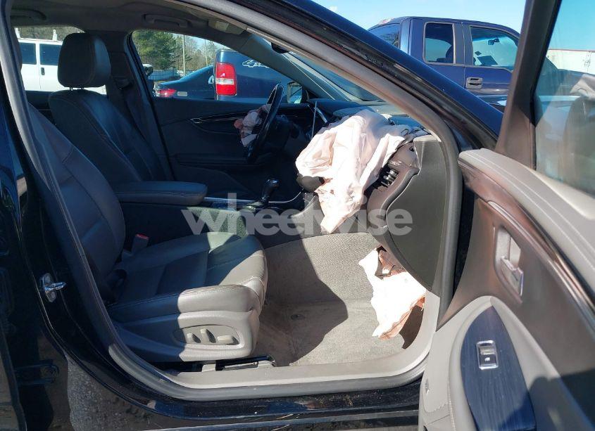 Photo 5 of 2017 Chevrolet Impala 1LT (VIN 2G1105S33H9117199)