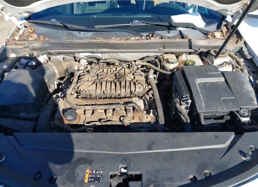 Photo 10 of 2017 Chevrolet Impala 1LT (VIN 2G1105S33H9119552)