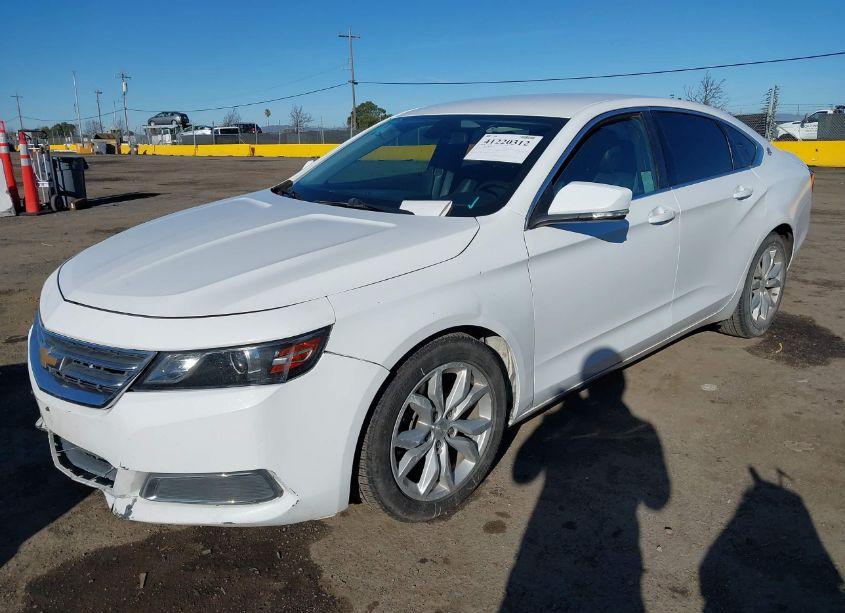 Photo 2 of 2017 Chevrolet Impala 1LT (VIN 2G1105S33H9119552)