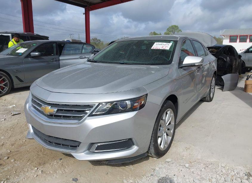 Photo 2 of 2017 Chevrolet Impala 1LT (VIN 2G1105S33H9146945)