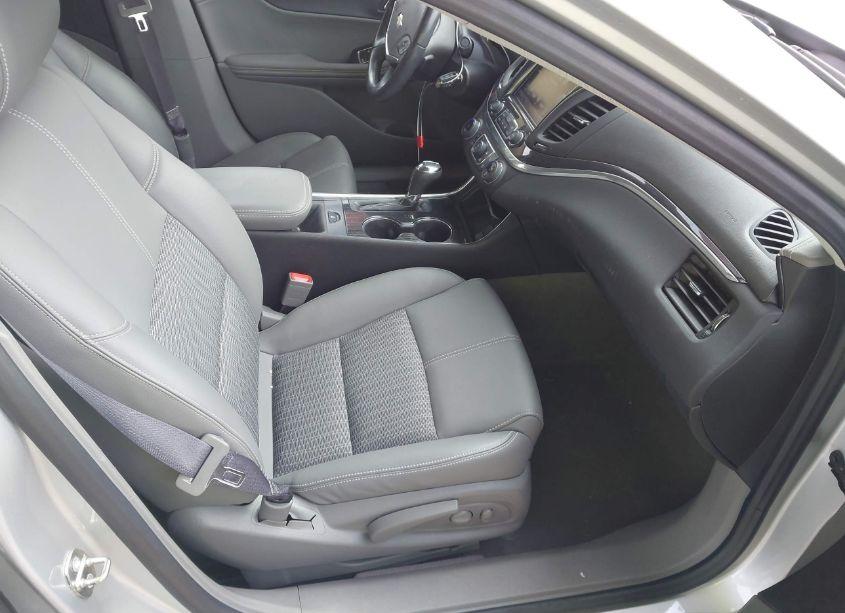 Photo 5 of 2017 Chevrolet Impala 1LT (VIN 2G1105S33H9146945)