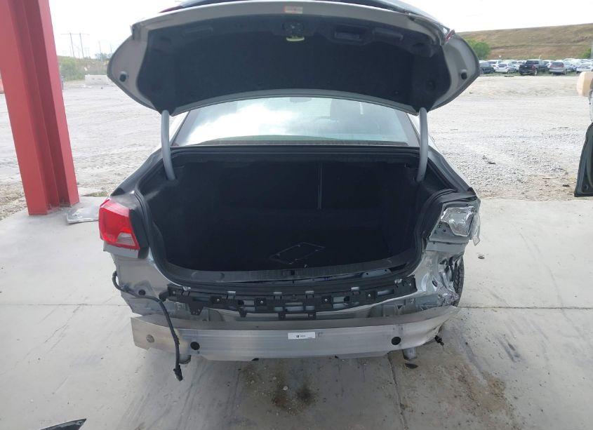 Photo 6 of 2017 Chevrolet Impala 1LT (VIN 2G1105S33H9146945)