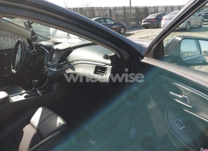 Photo 5 of 2017 Chevrolet Impala 1LT (VIN 2G1105S33H9154902)