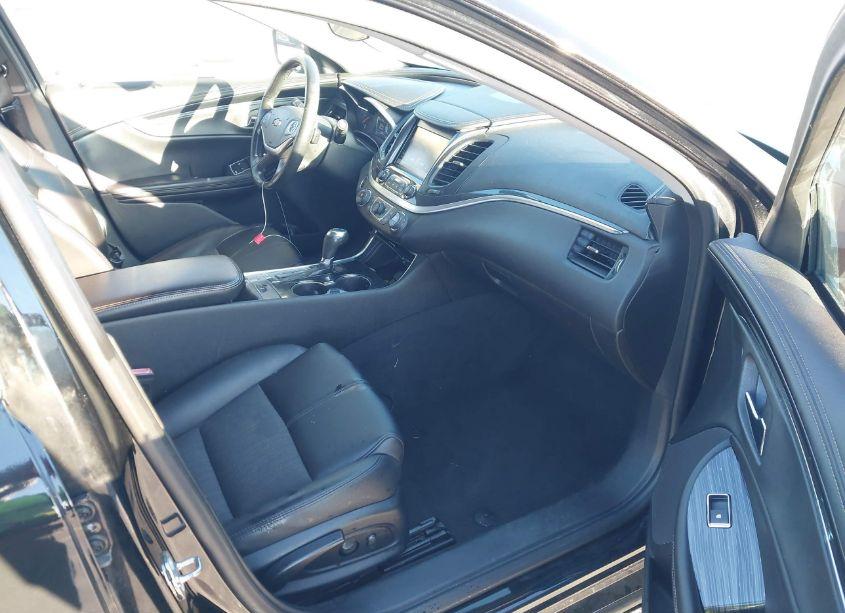 Photo 4 of 2018 Chevrolet Impala 1LT (VIN 2G1105S33J9108928)