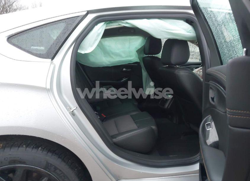 Photo 8 of 2018 Chevrolet Impala 1LT (VIN 2G1105S33J9112686)