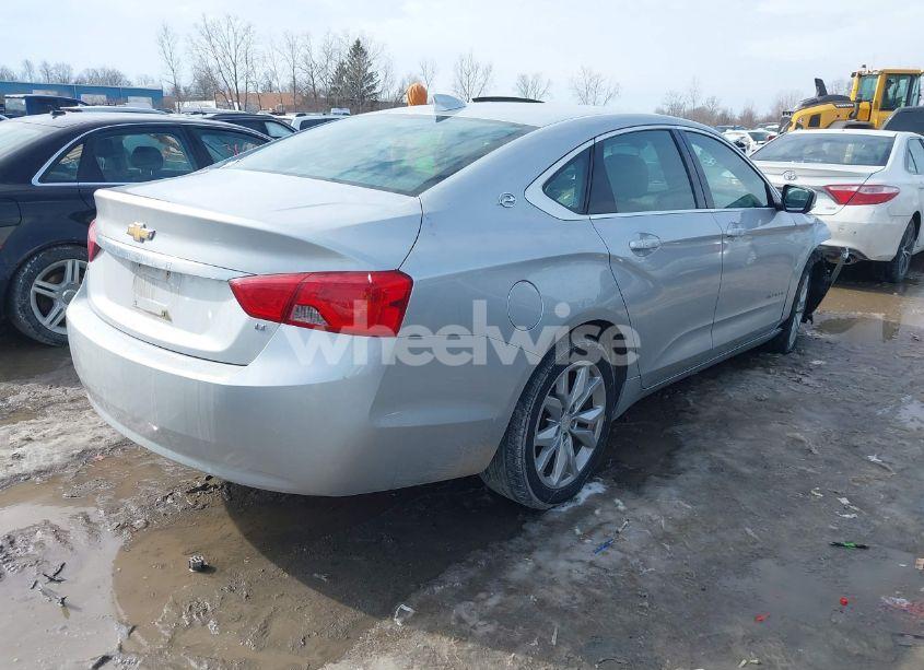 Photo 4 of 2018 Chevrolet Impala 1LT (VIN 2G1105S33J9147857)