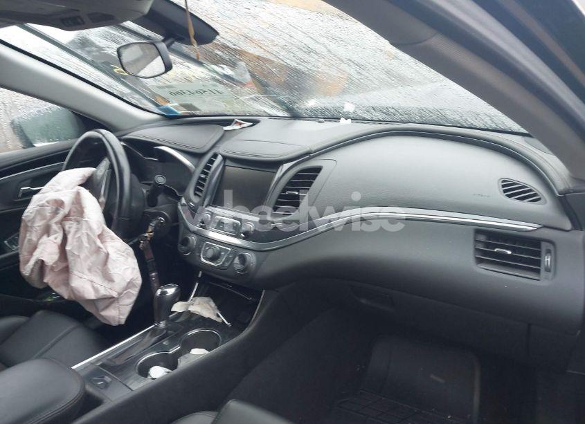 Photo 5 of 2017 Chevrolet Impala 1LT (VIN 2G1105S34H9186693)