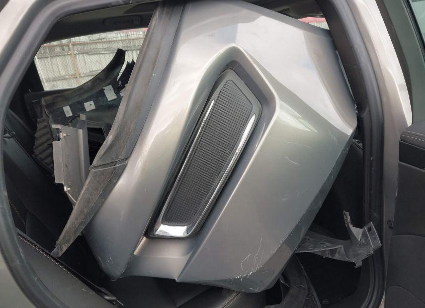 Photo 12 of 2017 Chevrolet Impala 1LT (VIN 2G1105S34H9196785)