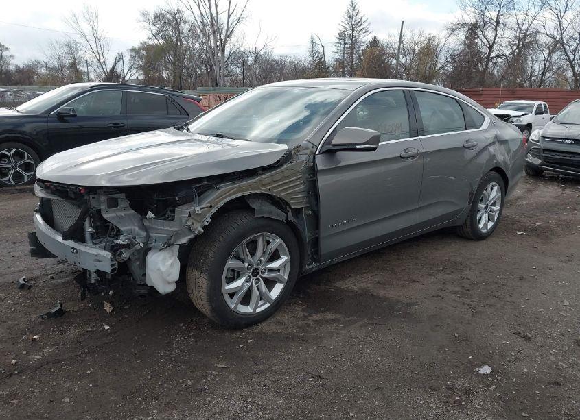 Photo 2 of 2017 Chevrolet Impala 1LT (VIN 2G1105S34H9196785)