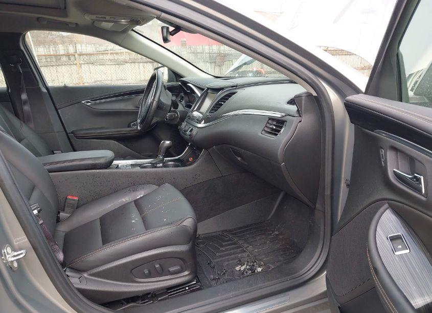 Photo 5 of 2017 Chevrolet Impala 1LT (VIN 2G1105S34H9196785)