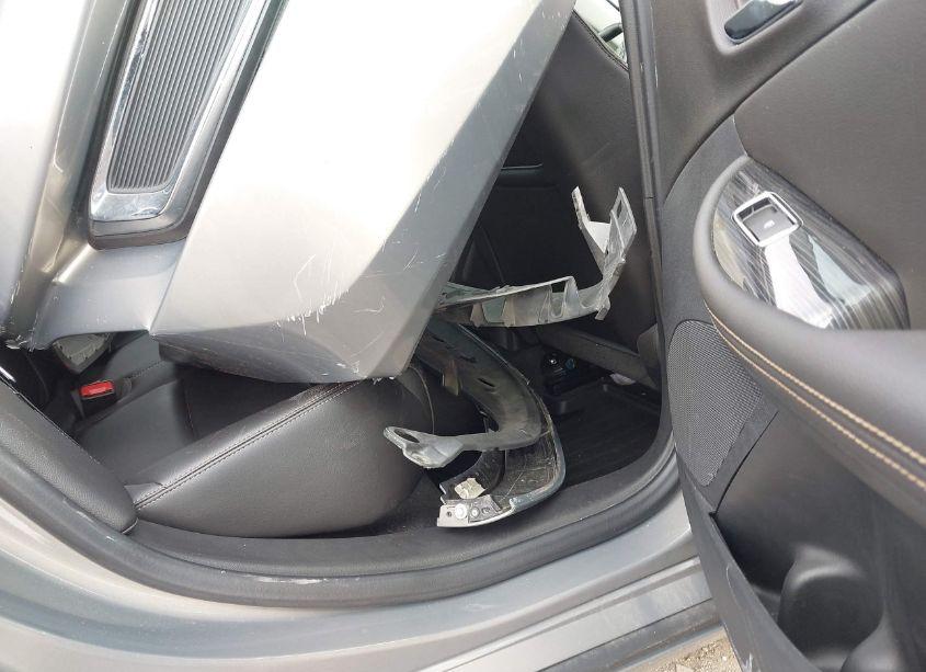 Photo 8 of 2017 Chevrolet Impala 1LT (VIN 2G1105S34H9196785)