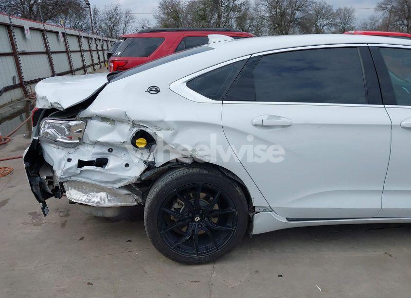 Photo 18 of 2017 Chevrolet Impala 1LT (VIN 2G1105S35H9143187)