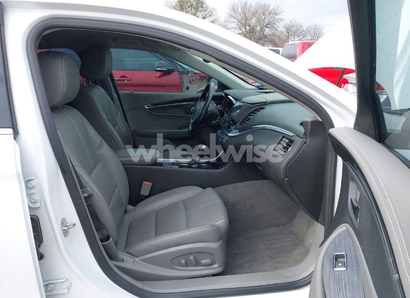 Photo 5 of 2017 Chevrolet Impala 1LT (VIN 2G1105S35H9143187)