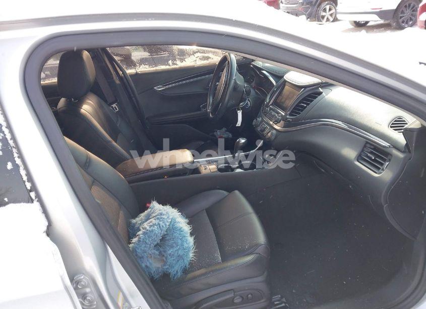 Photo 5 of 2017 Chevrolet Impala 1LT (VIN 2G1105S35H9187092)