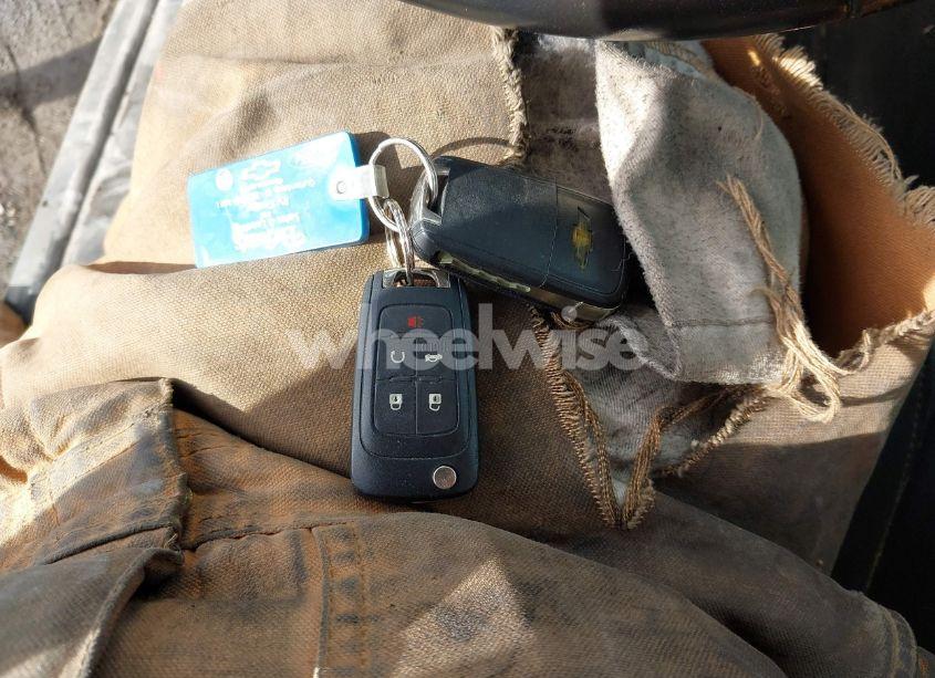 Photo 11 of 2018 Chevrolet Impala 1LT (VIN 2G1105S35J9116562)