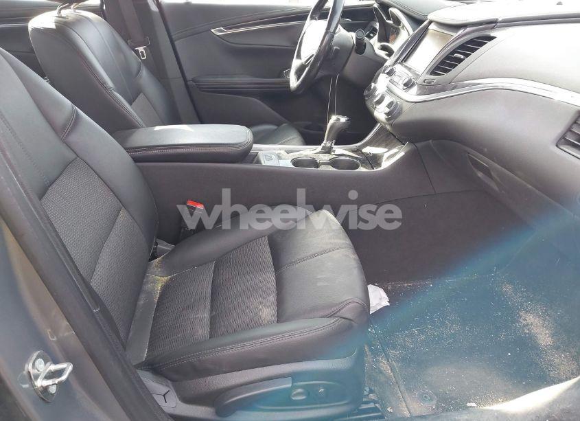 Photo 5 of 2018 Chevrolet Impala 1LT (VIN 2G1105S35J9116562)