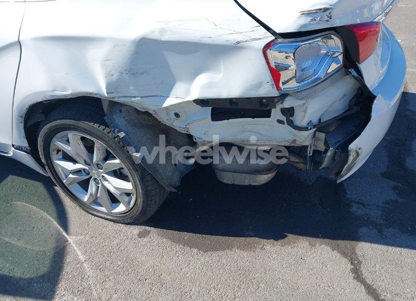 Photo 6 of 2018 Chevrolet Impala 1LT (VIN 2G1105S35J9116612)