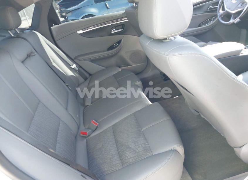 Photo 8 of 2018 Chevrolet Impala 1LT (VIN 2G1105S35J9116612)