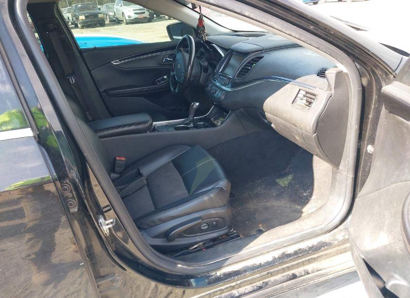 Photo 5 of 2018 Chevrolet Impala 1LT (VIN 2G1105S35J9132809)