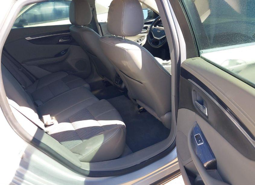 Photo 8 of 2018 Chevrolet Impala 1LT (VIN 2G1105S35J9143910)