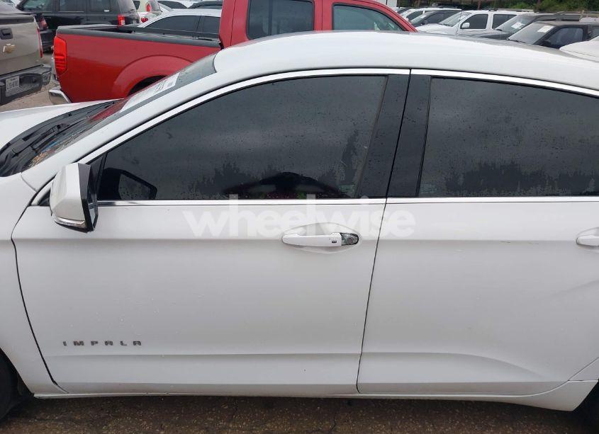 Photo 14 of 2018 Chevrolet Impala 1LT (VIN 2G1105S35J9166927)