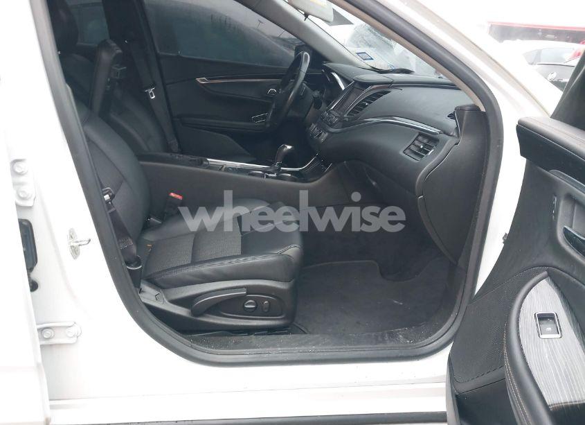 Photo 5 of 2018 Chevrolet Impala 1LT (VIN 2G1105S35J9166927)