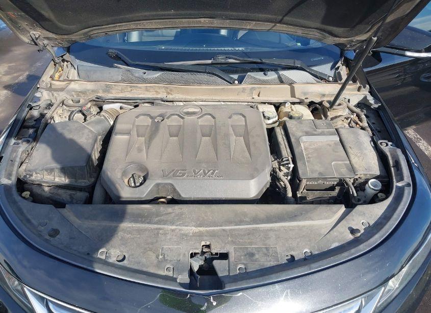 Photo 10 of 2018 Chevrolet Impala 1LT (VIN 2G1105S35J9171335)