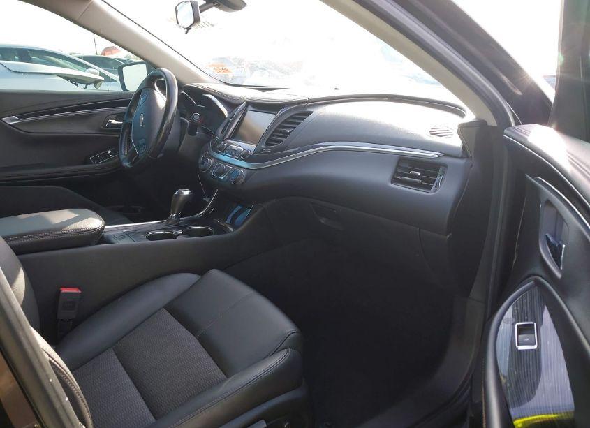 Photo 5 of 2018 Chevrolet Impala 1LT (VIN 2G1105S35J9171335)