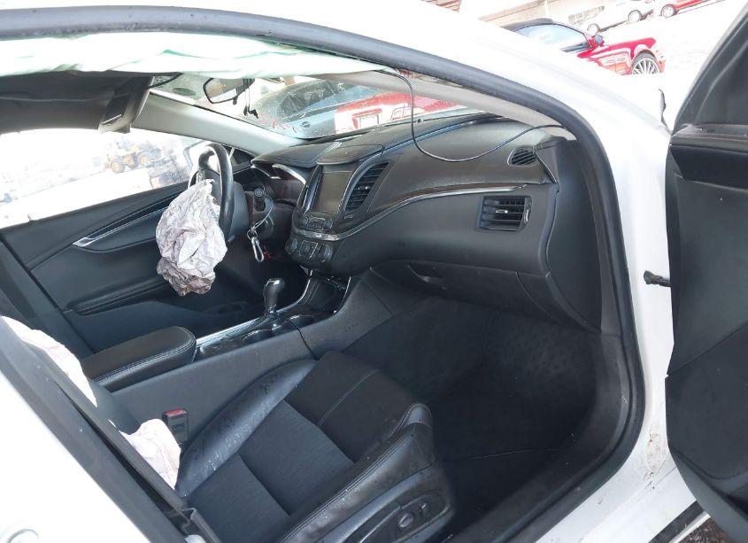 Photo 5 of 2017 Chevrolet Impala 1LT (VIN 2G1105S36H9120095)