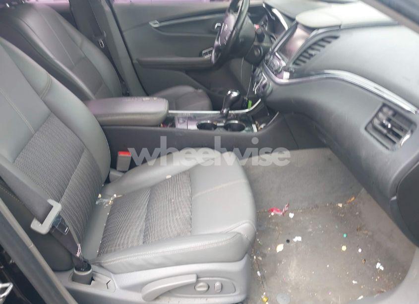 Photo 5 of 2017 Chevrolet Impala 1LT (VIN 2G1105S36H9186498)