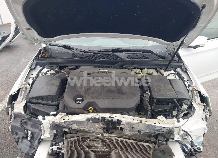 Photo 10 of 2018 Chevrolet Impala 1LT (VIN 2G1105S36J9116229)