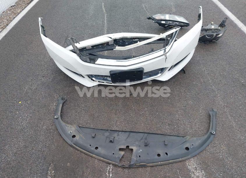 Photo 12 of 2018 Chevrolet Impala 1LT (VIN 2G1105S36J9116229)