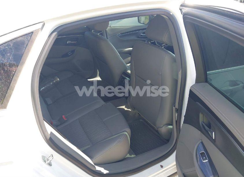 Photo 8 of 2018 Chevrolet Impala 1LT (VIN 2G1105S36J9120149)