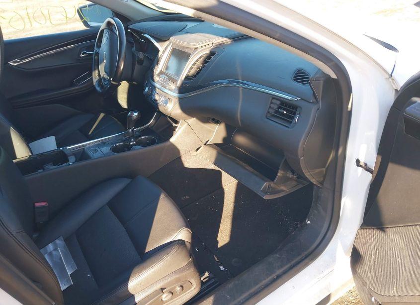 Photo 5 of 2018 Chevrolet Impala 1LT (VIN 2G1105S36J9156858)