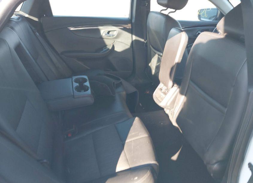 Photo 8 of 2018 Chevrolet Impala 1LT (VIN 2G1105S36J9156858)