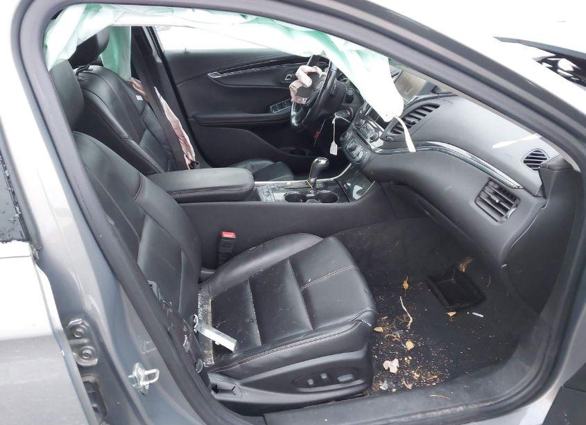 Photo 5 of 2017 Chevrolet Impala 1LT (VIN 2G1105S37H9134720)