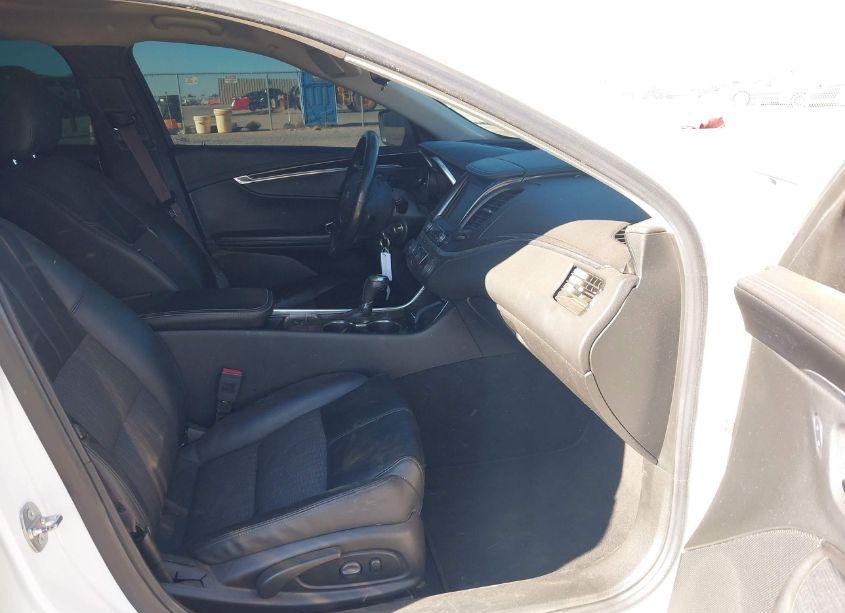 Photo 5 of 2017 Chevrolet Impala 1LT (VIN 2G1105S37H9154613)